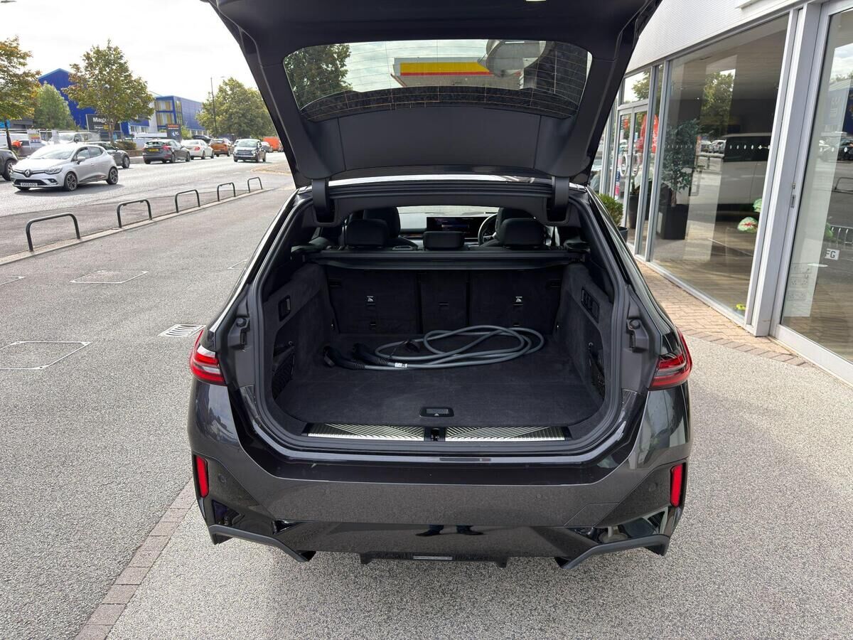 BMW i5 i5 Gallery Image