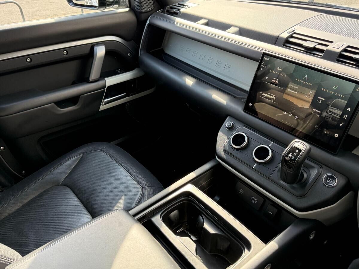 Land Rover Defender 110 Defender 110 Gallery Image