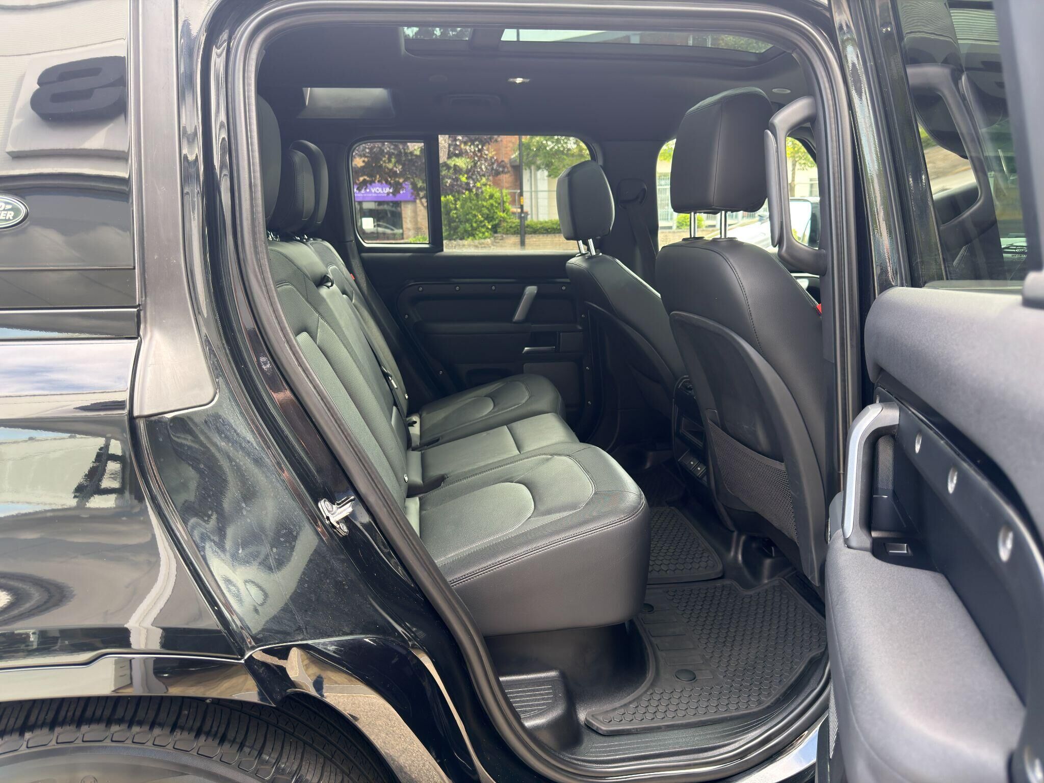 Land Rover Defender 110 Defender 110 Gallery Image
