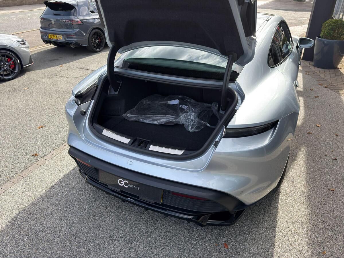 Porsche Taycan Taycan Gallery Image