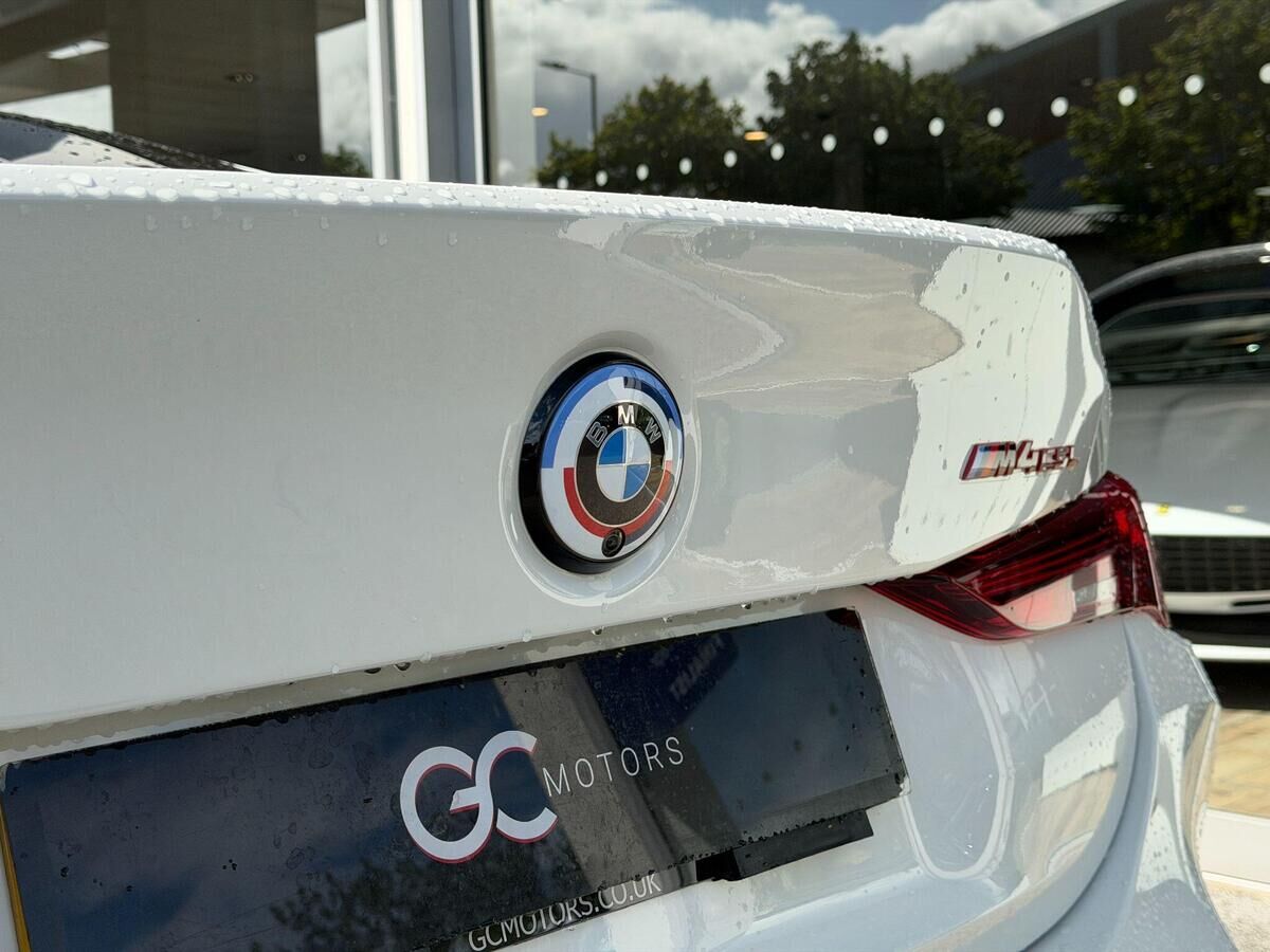 BMW M4 M4 Gallery Image