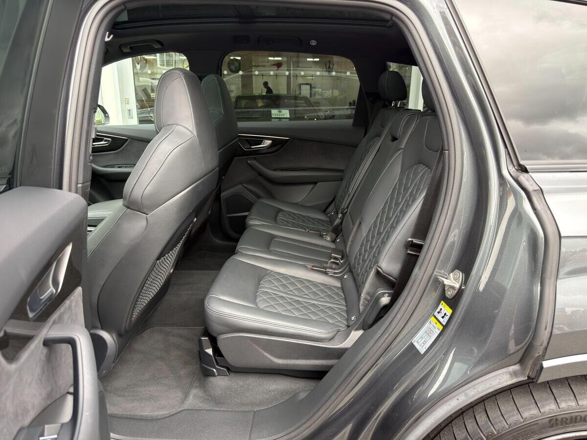 Audi SQ7 SQ7 Gallery Image