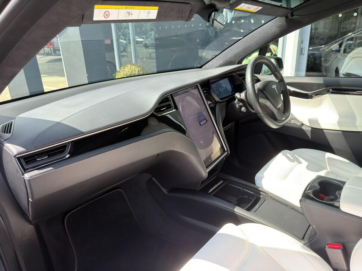 Tesla Model X Model X Gallery Image