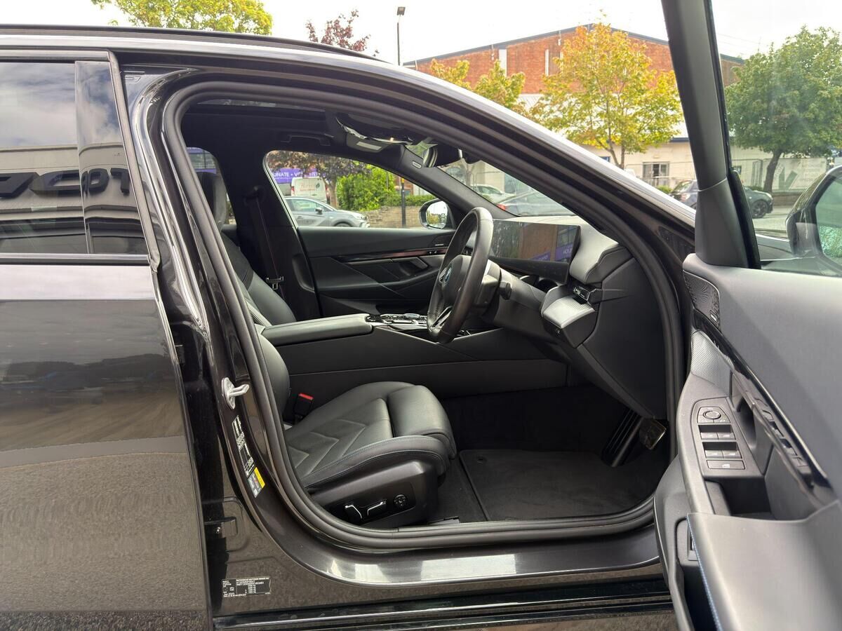 BMW i5 i5 Gallery Image