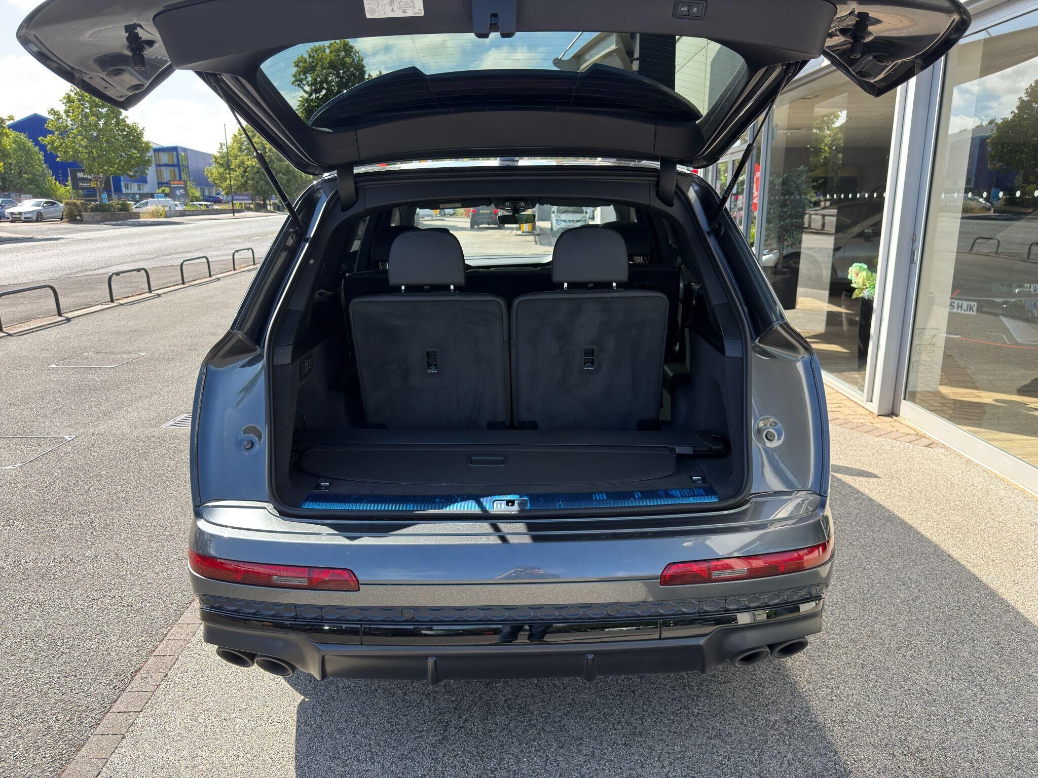 Audi SQ7 SQ7 Gallery Image