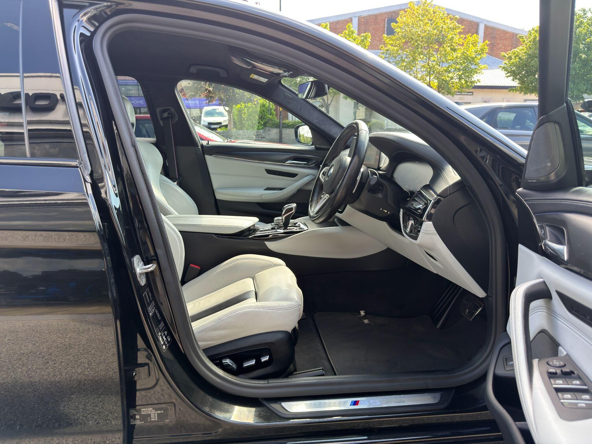 BMW M5 M5 Gallery Image
