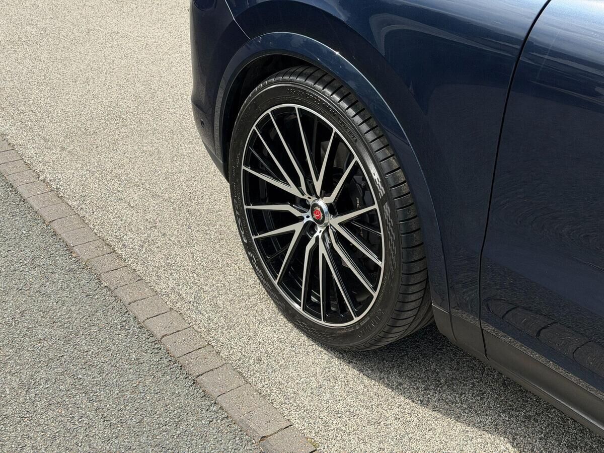 Porsche Cayenne Cayenne Gallery Image
