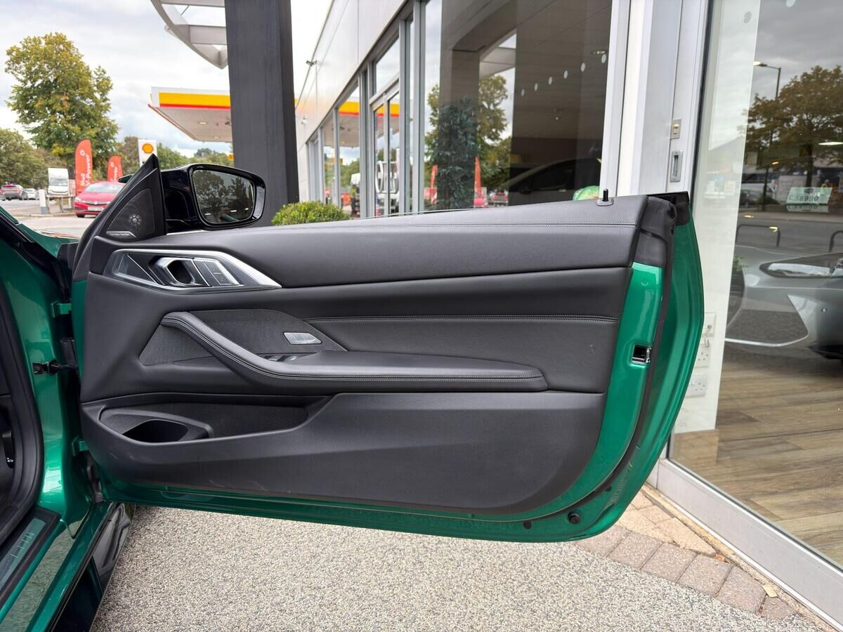 BMW M4 M4 Gallery Image