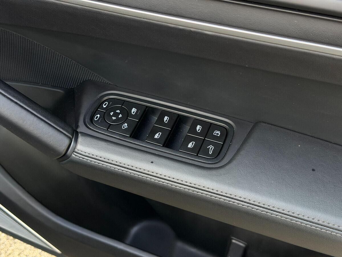 Porsche Cayenne Cayenne Gallery Image