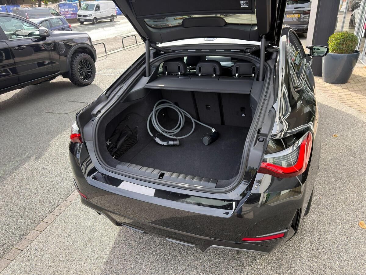 BMW i4 i4 Gallery Image