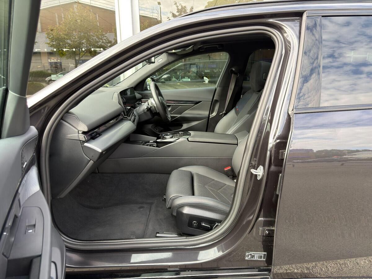 BMW i5 i5 Gallery Image