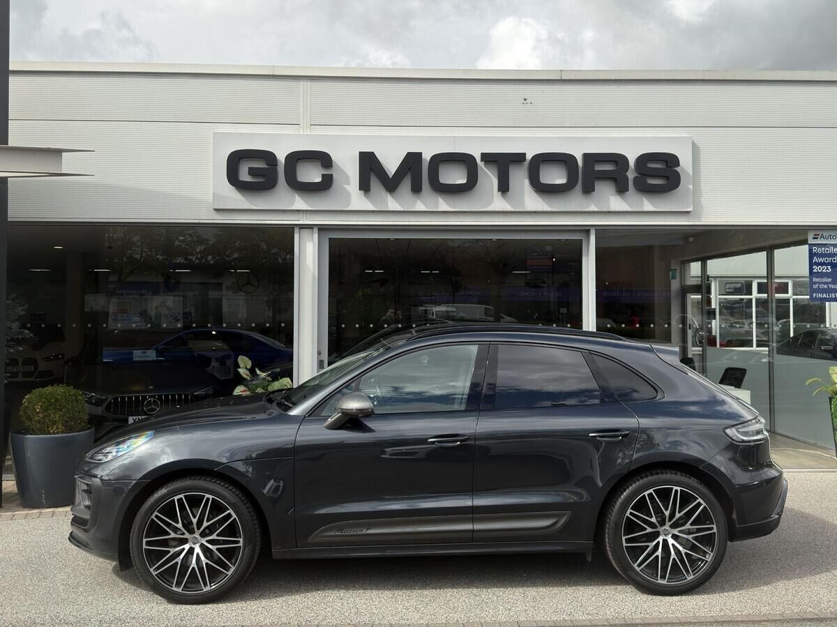 Porsche Macan Macan Gallery Image