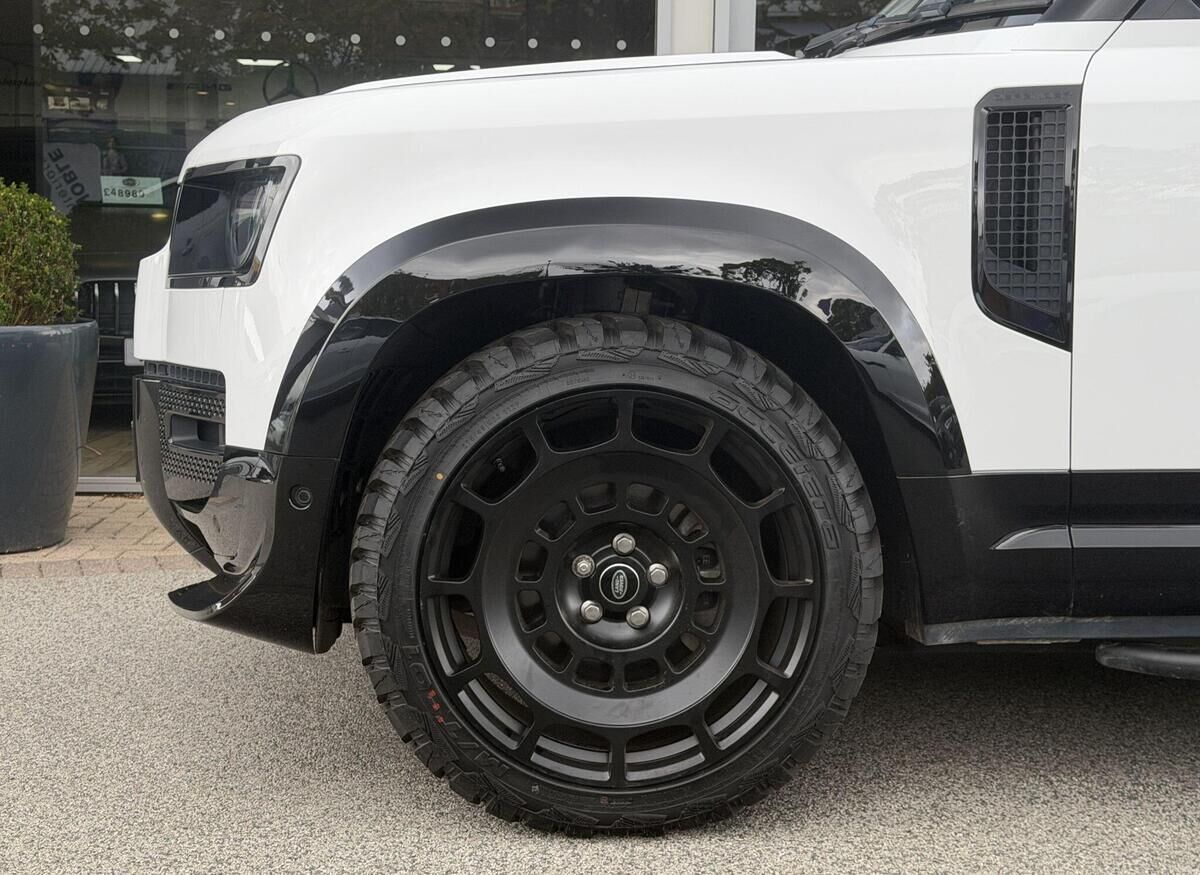 Land Rover Defender 110 Defender 110 Gallery Image