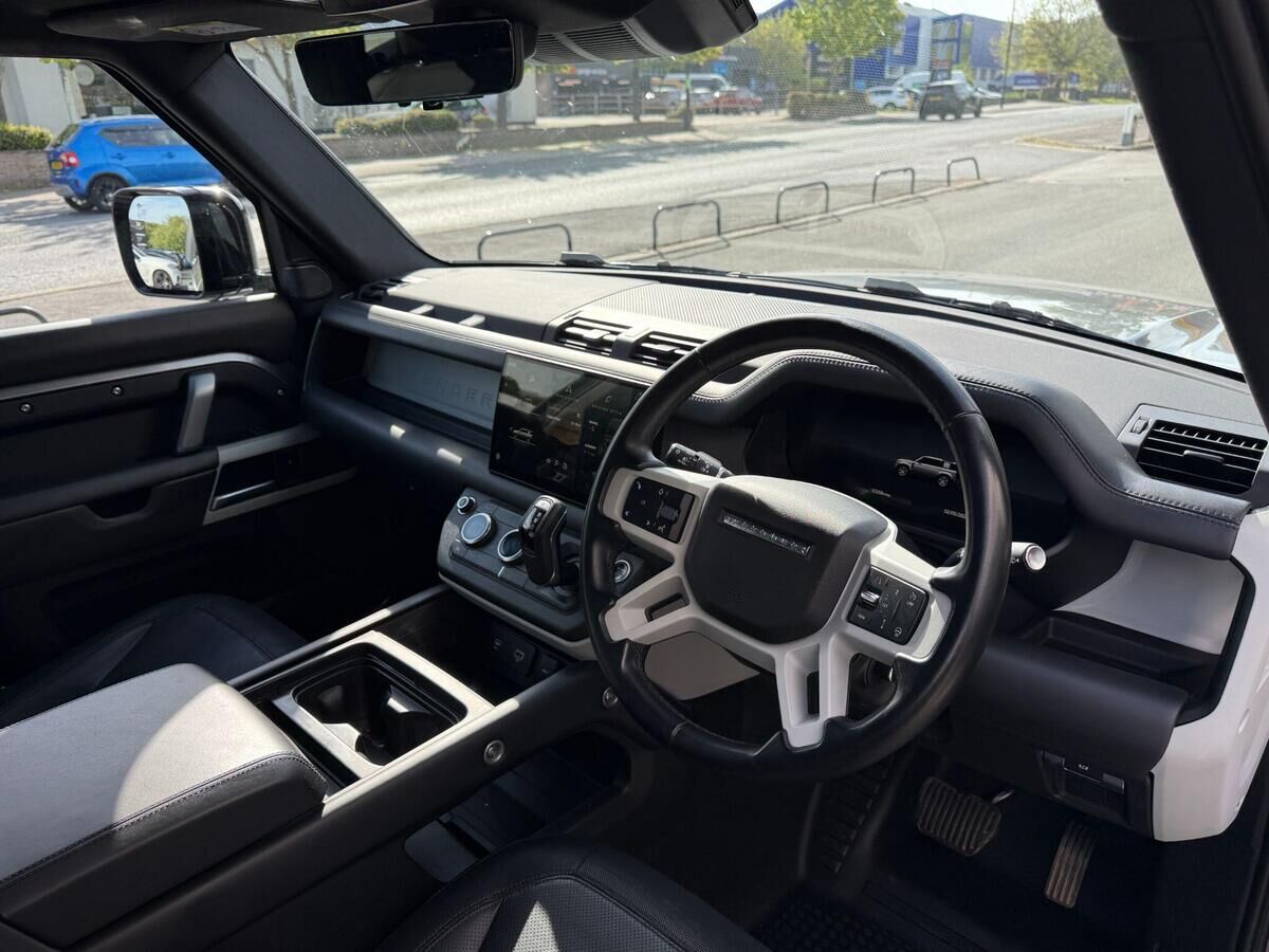 Land Rover Defender 110 Defender 110 Gallery Image