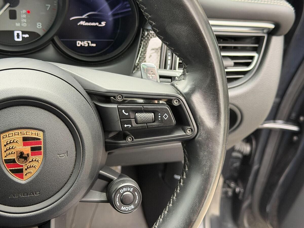 Porsche Macan Macan Gallery Image