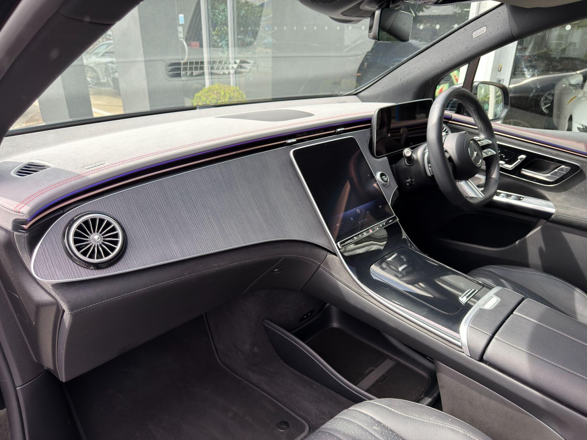Mercedes-Benz EQE EQE Gallery Image