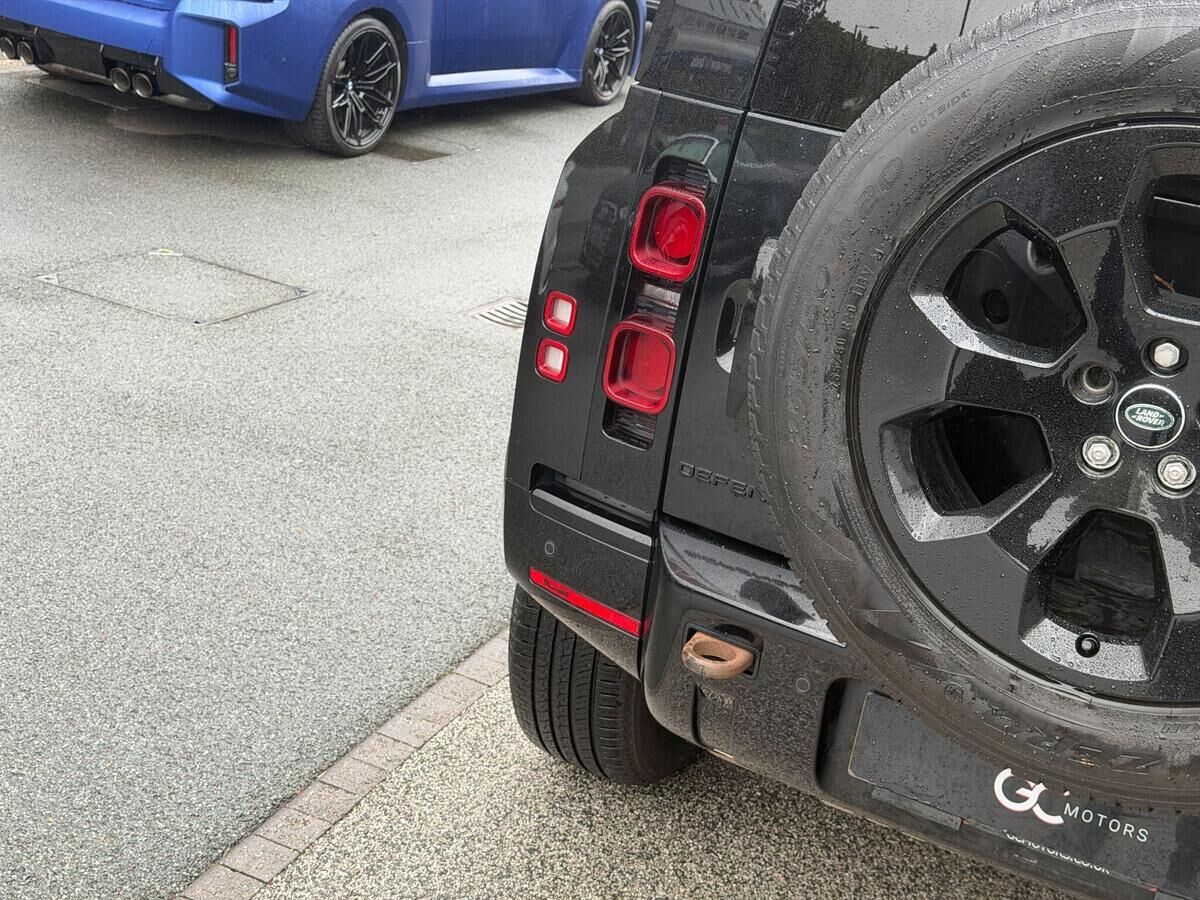 Land Rover Defender 110 Defender 110 Gallery Image