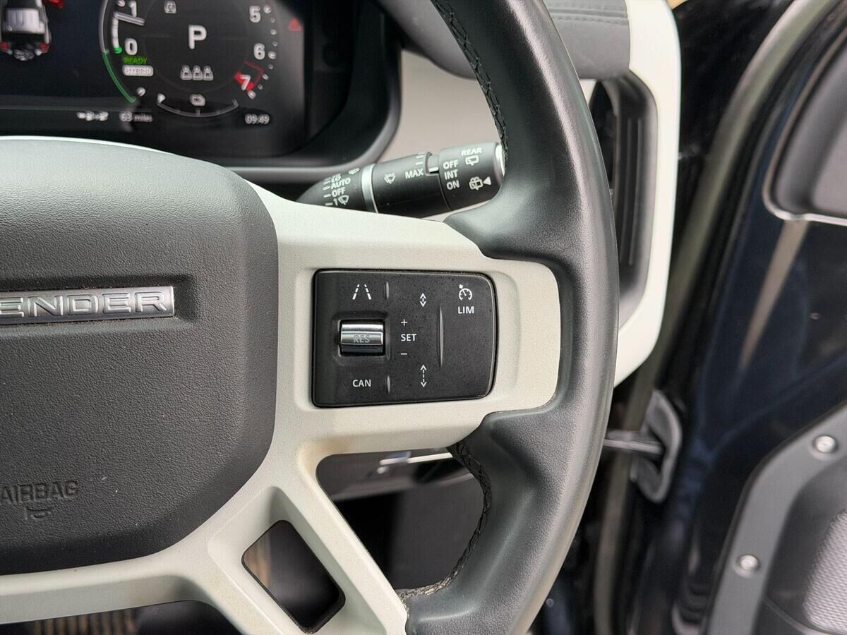Land Rover Defender 110 Defender 110 Gallery Image