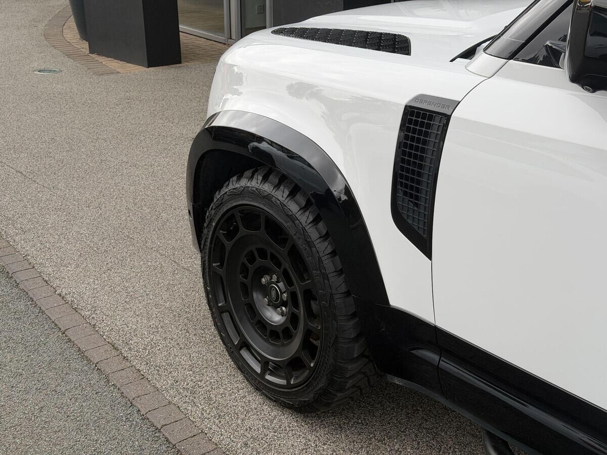 Land Rover Defender 110 Defender 110 Gallery Image