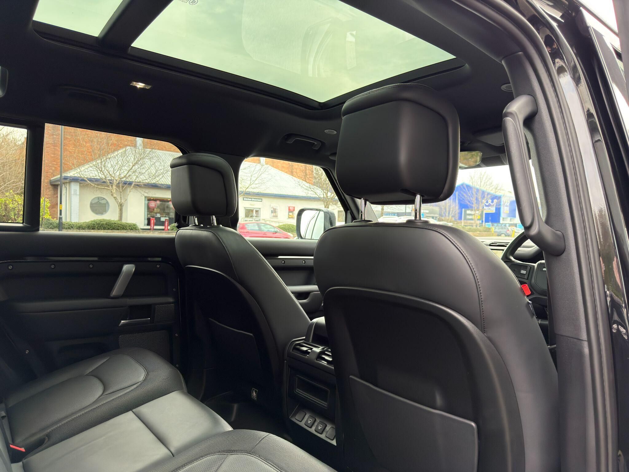 Land Rover Defender 110 Defender 110 Gallery Image