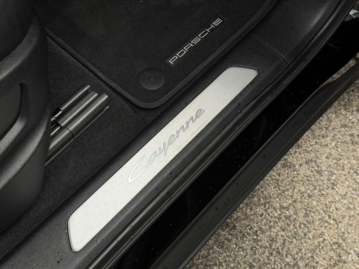 Porsche Cayenne Cayenne Gallery Image