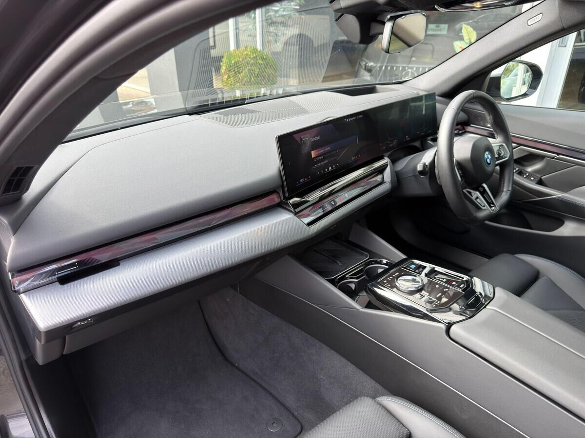 BMW i5 i5 Gallery Image