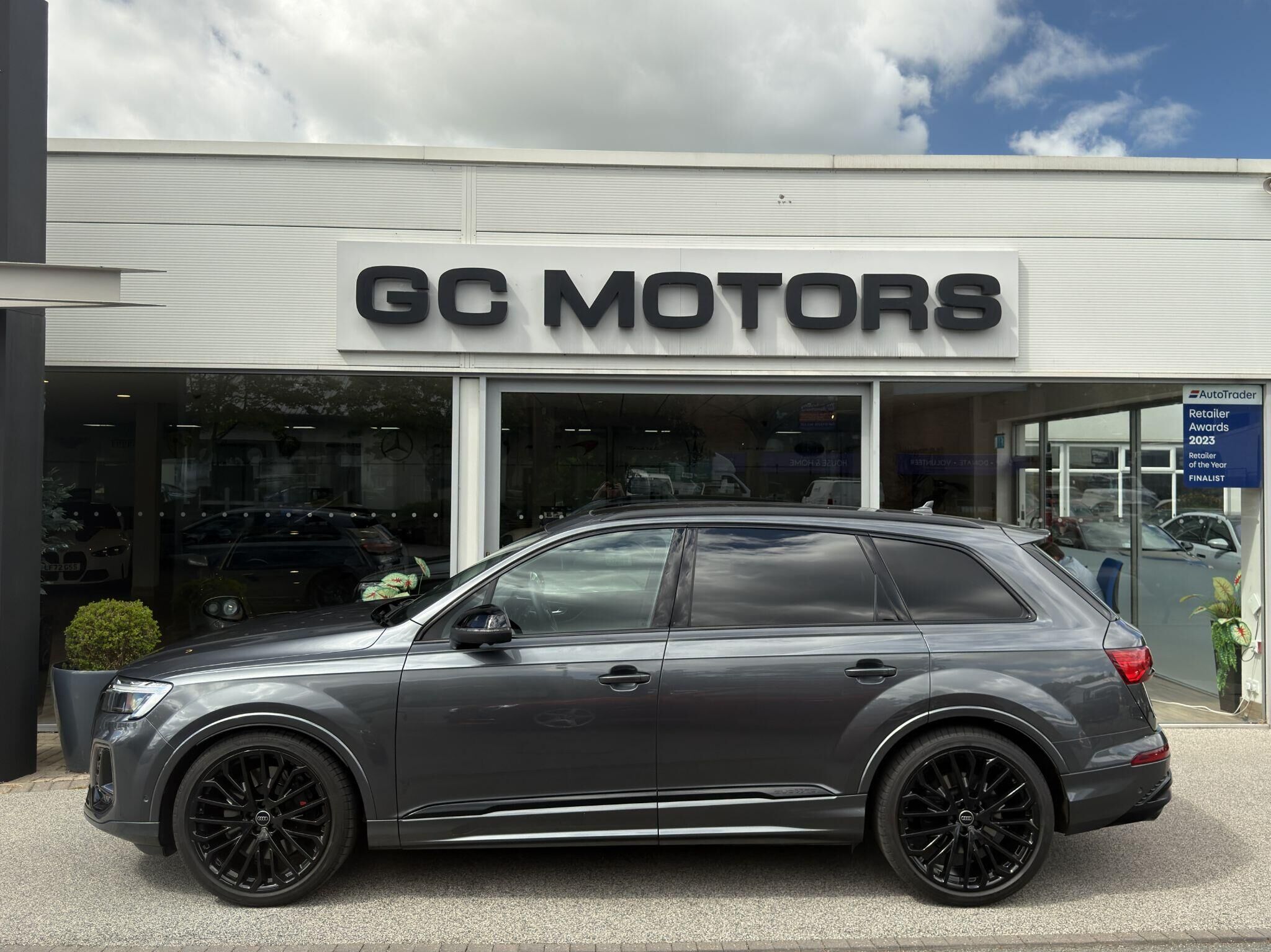 Audi SQ7 SQ7 Gallery Image