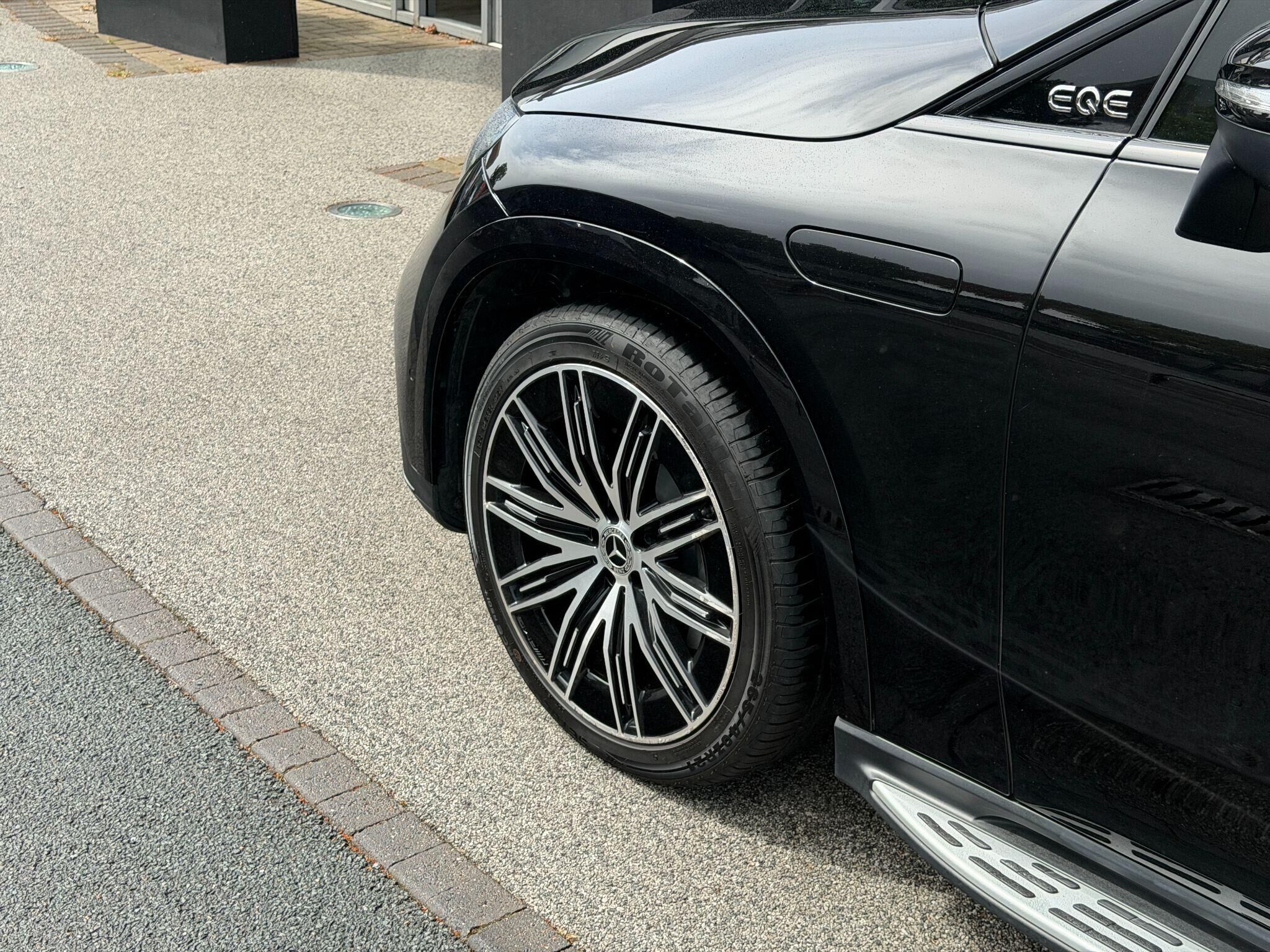 Mercedes-Benz EQE EQE Gallery Image