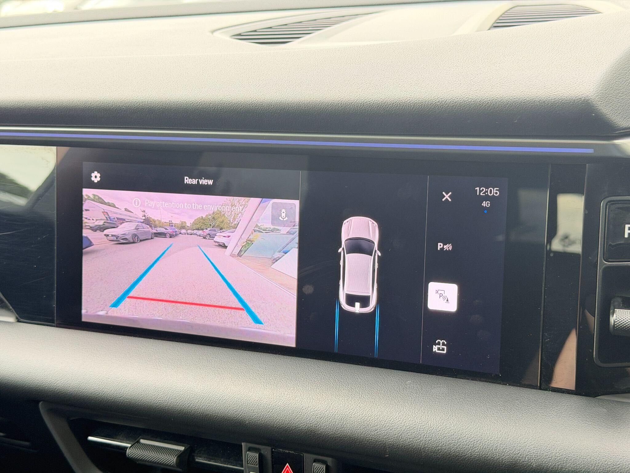 Porsche Macan Macan Gallery Image