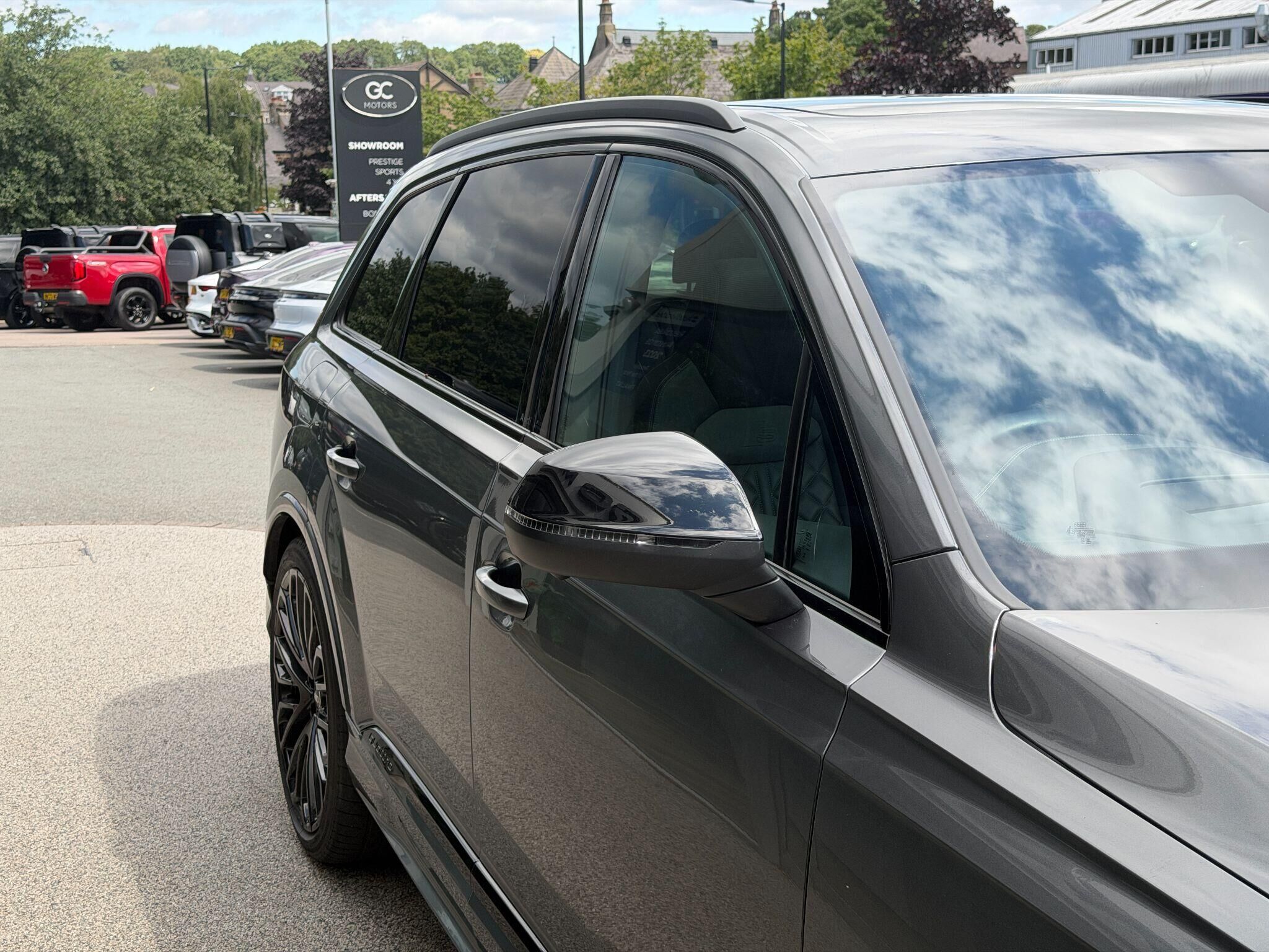 Audi SQ7 SQ7 Gallery Image