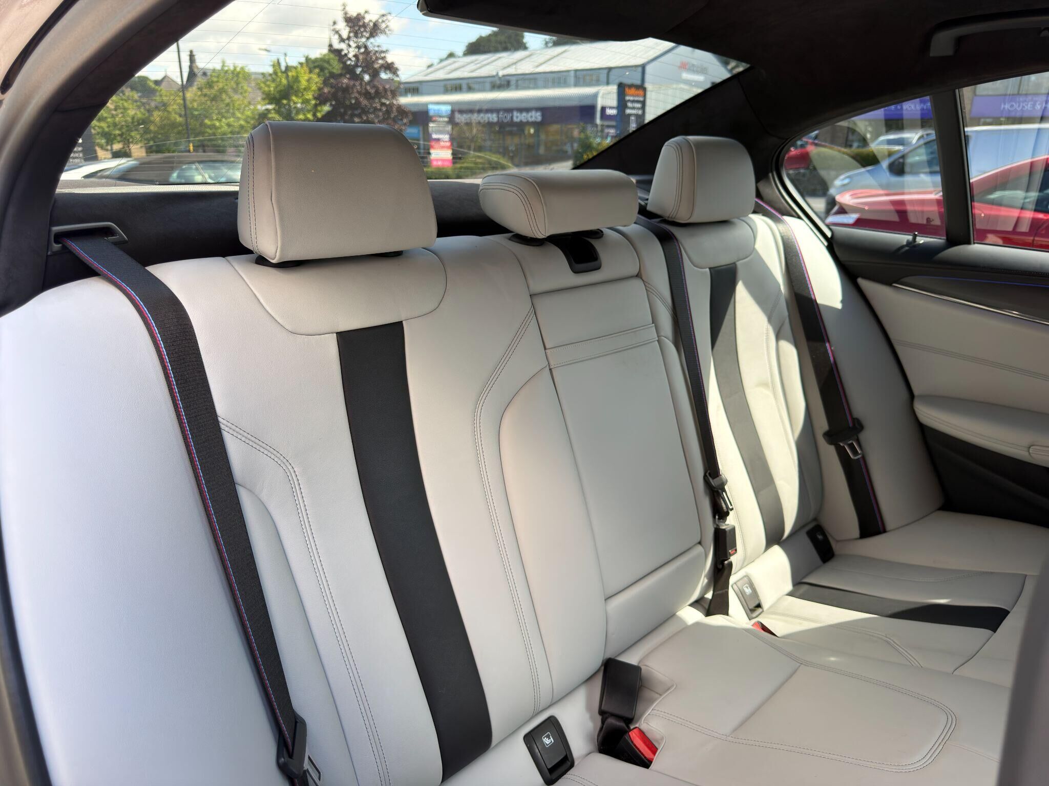 BMW M5 M5 Gallery Image