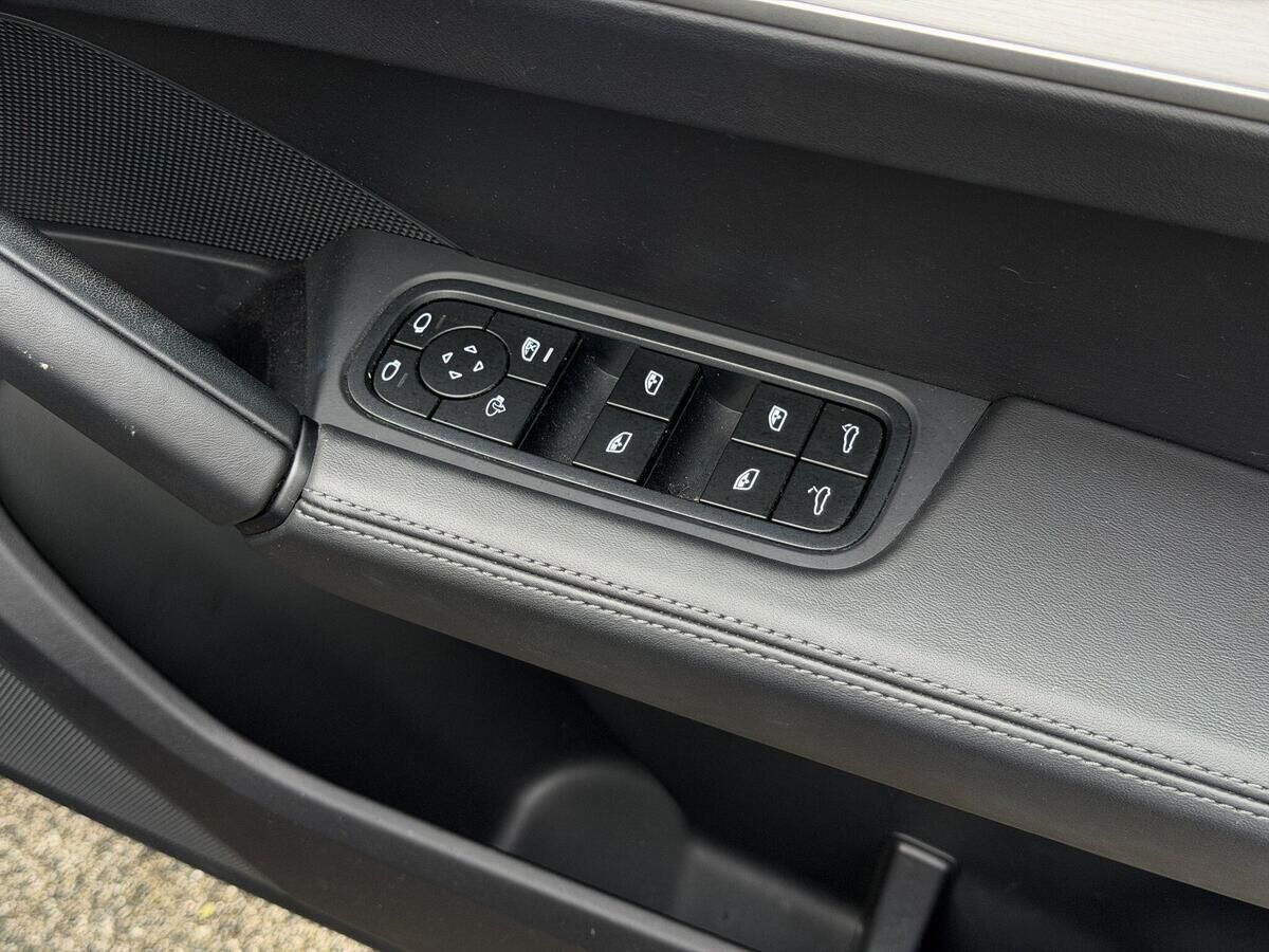 Porsche Cayenne Cayenne Gallery Image
