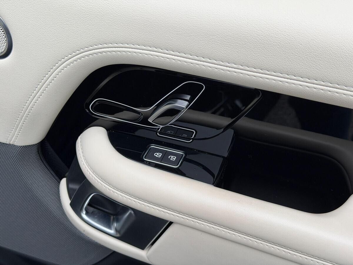 Land Rover Range Rover Range Rover Gallery Image