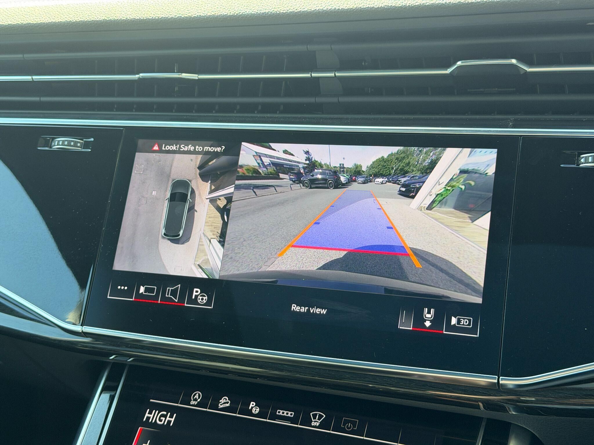 Audi SQ7 SQ7 Gallery Image