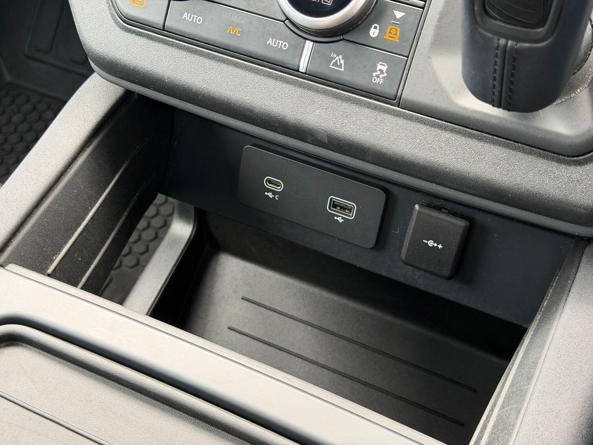 Land Rover Defender 110 Defender 110 Gallery Image